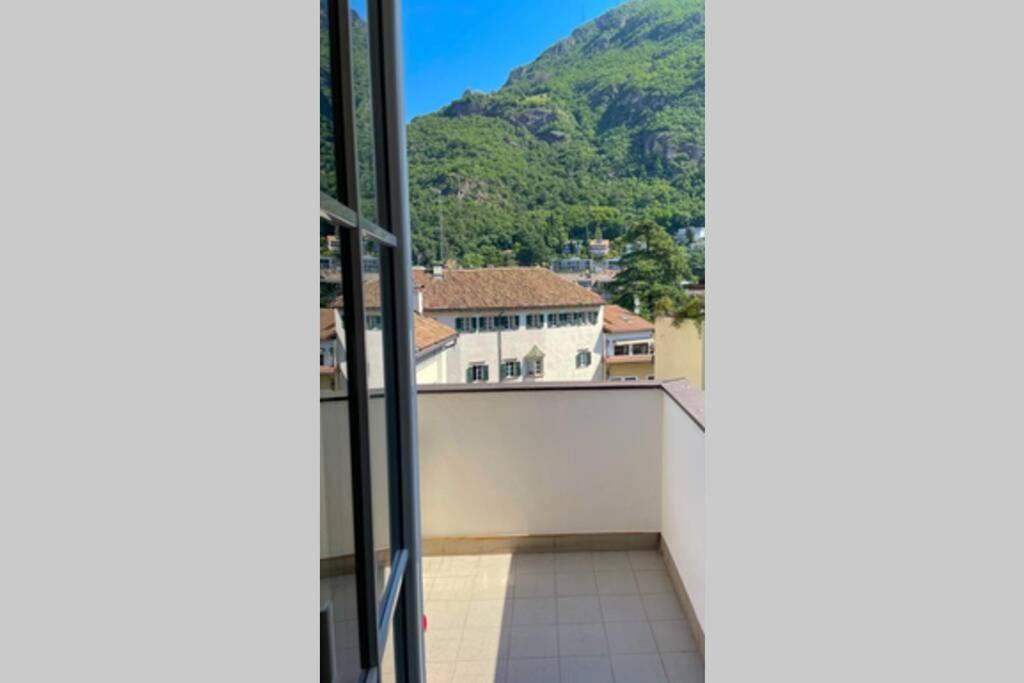 Design Apartment In The Heart Of Bozen Extérieur photo